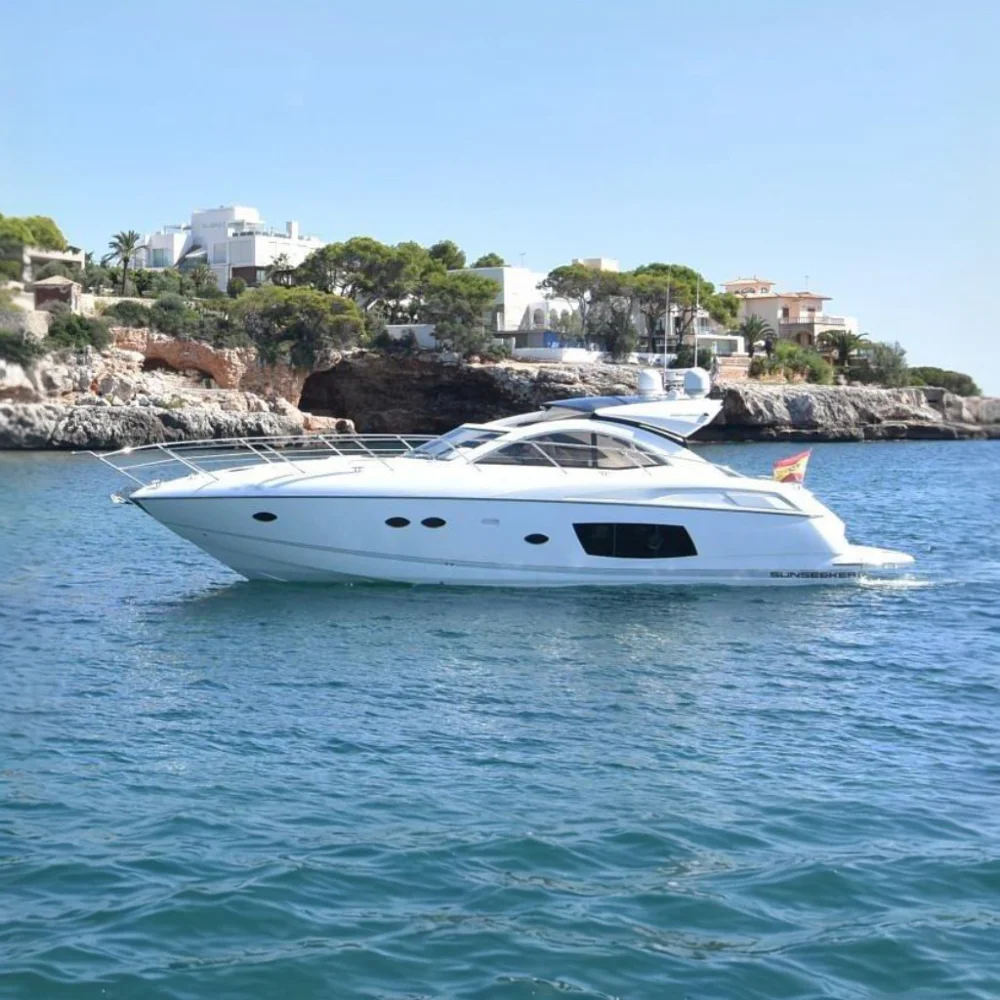 BoatPhoto.coverAlt
