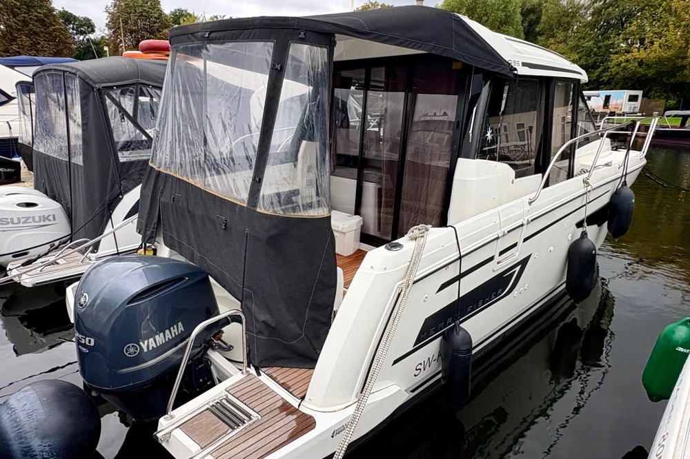 BoatPhoto.coverAlt