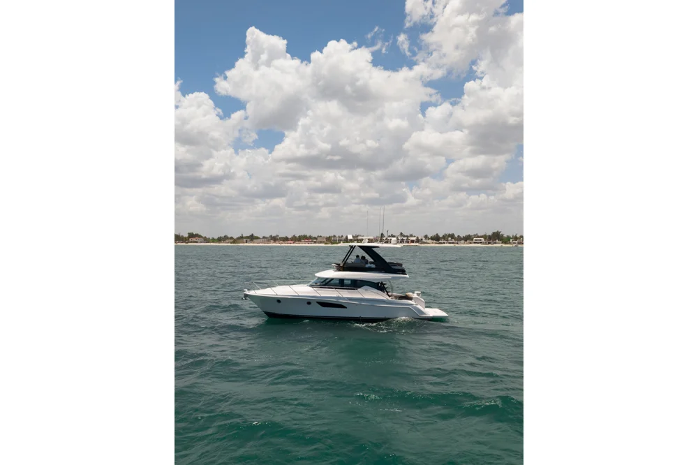 BoatPhoto.coverAlt
