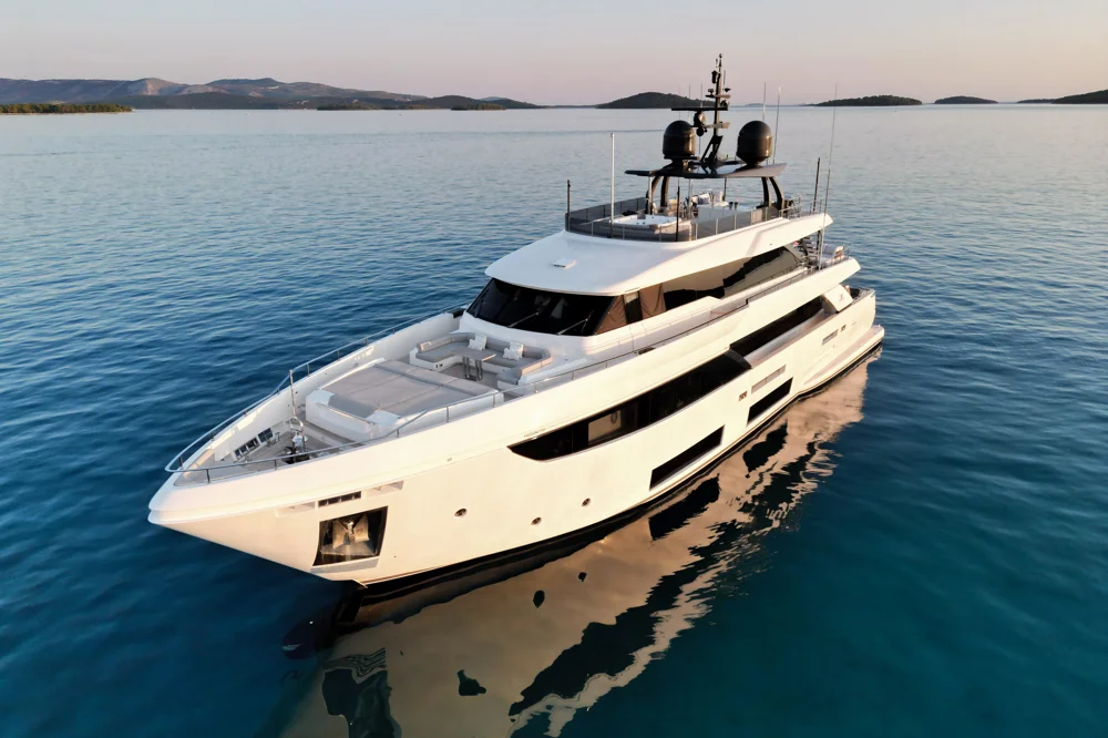 BoatPhoto.coverAlt