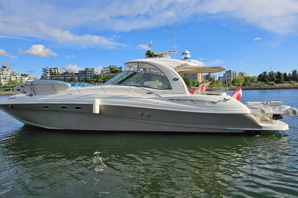 2005 Sea Ray 500 Sundancer for sale in Vancouver, Canada, photo 2 of 5