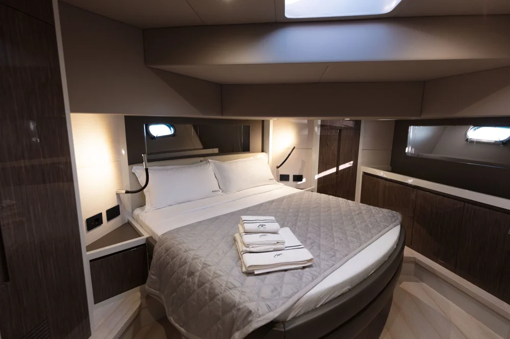 BoatPhoto.coverAlt