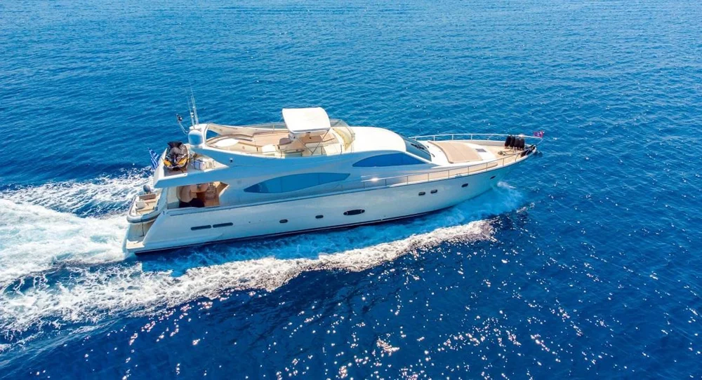 BoatPhoto.coverAlt
