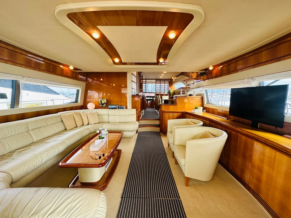 2004 FERRETTI 760 for sale in Athens, Greece, photo 4 of 5