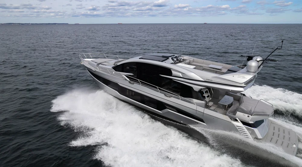 BoatPhoto.coverAlt