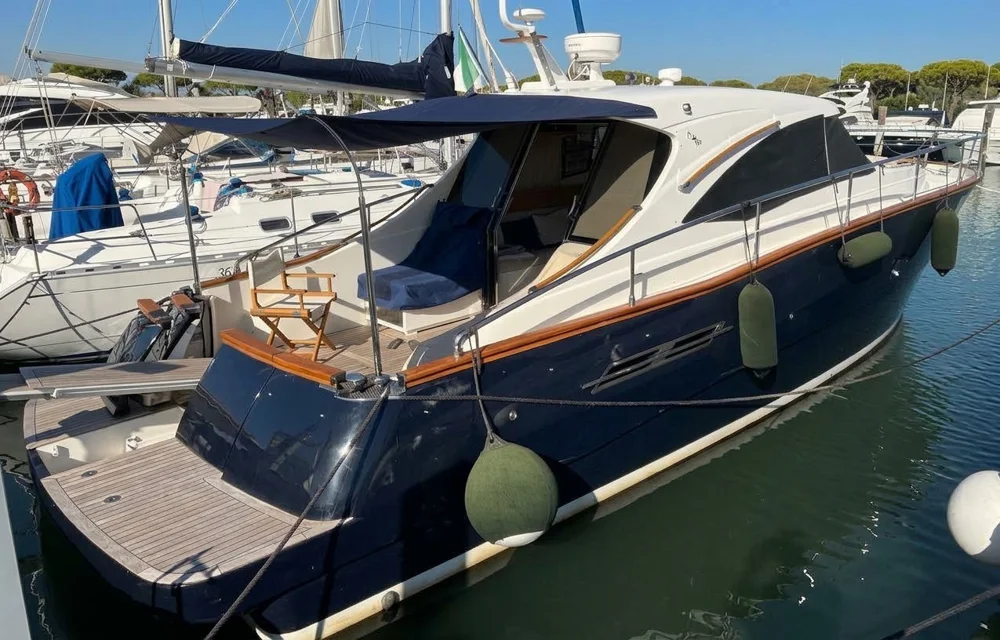 BoatPhoto.coverAlt