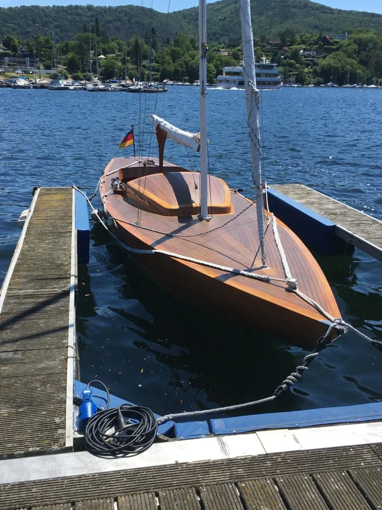 BoatPhoto.coverAlt