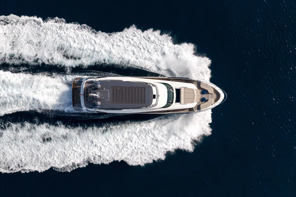2018 Monte Carlo Yachts MCY 96 for sale in Saint-Raphaël, France, photo 2 of 5