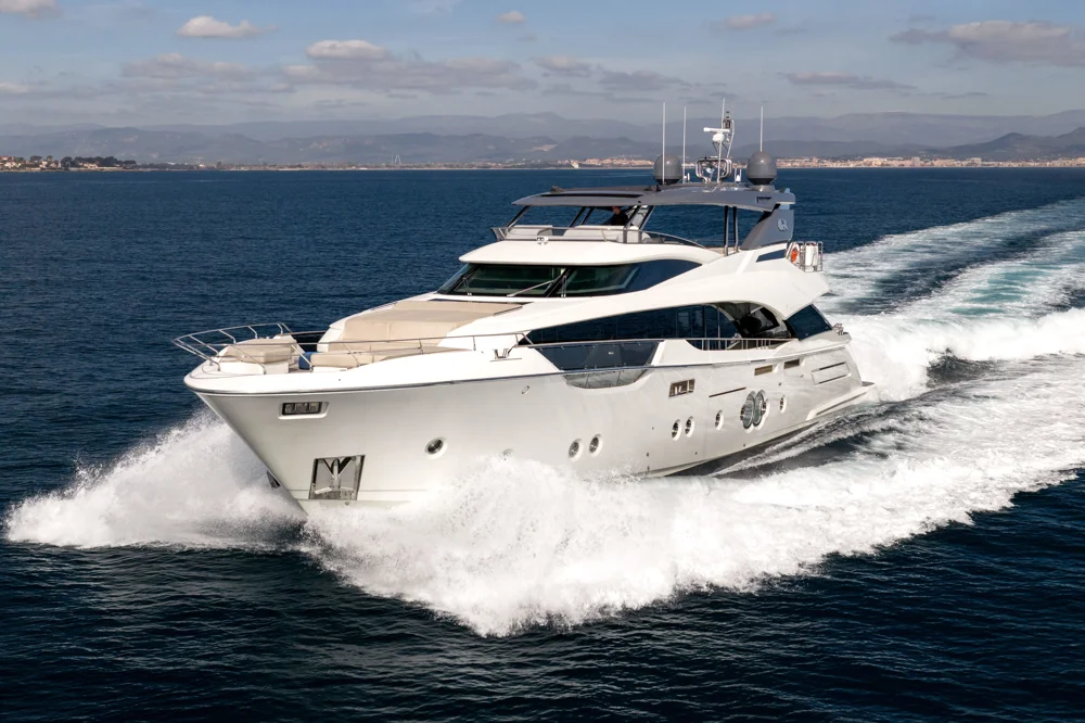 2018 Monte Carlo Yachts MCY 96 for sale in Saint-Raphaël, France, photo 3 of 5