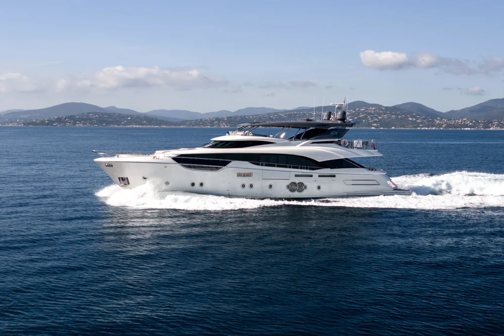 2018 Monte Carlo Yachts MCY 96 for sale in Saint-Raphaël, France, photo 5 of 5