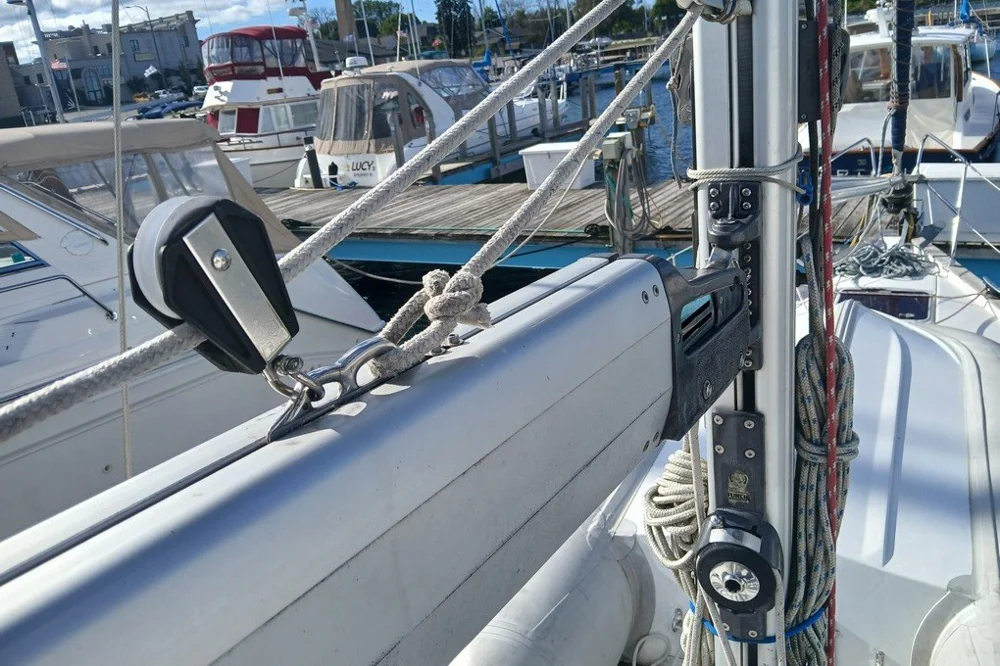 2003 Bavaria Cruiser 44 for sale, photo 4 of 5