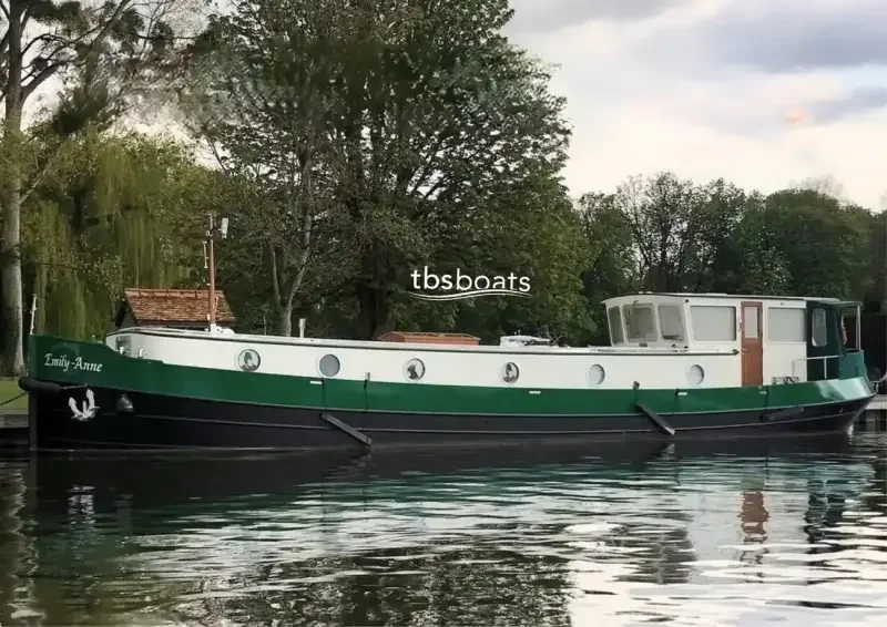 BoatPhoto.coverAlt