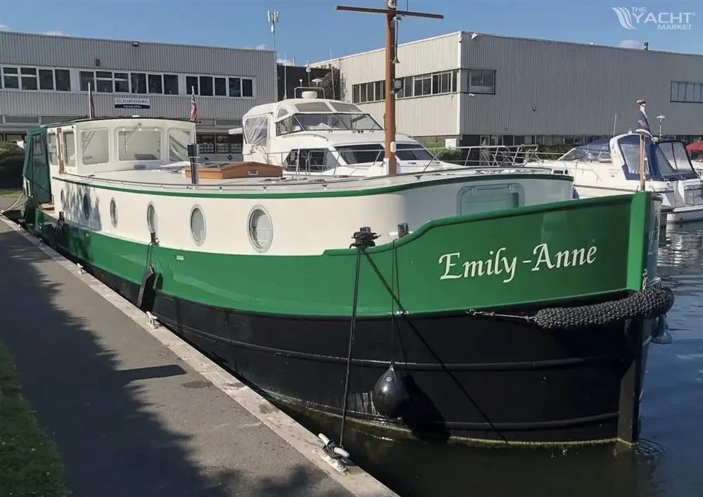 BoatPhoto.alt