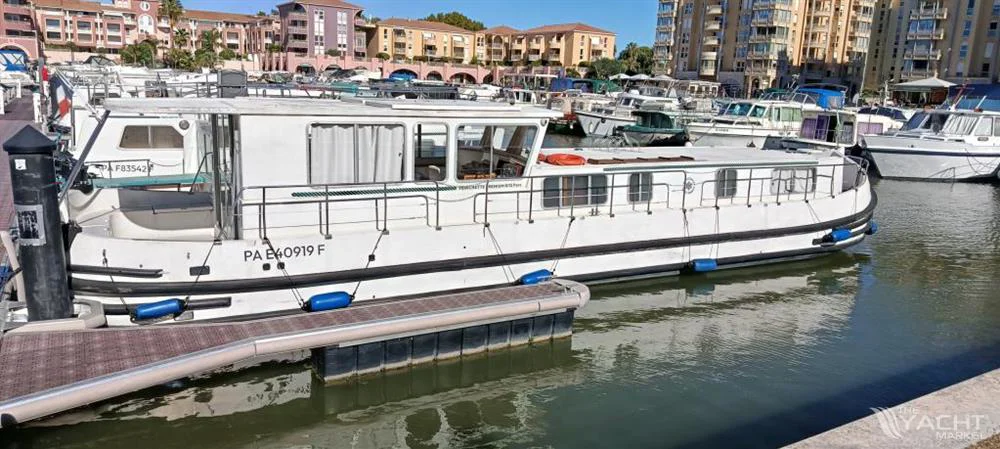 BoatPhoto.coverAlt