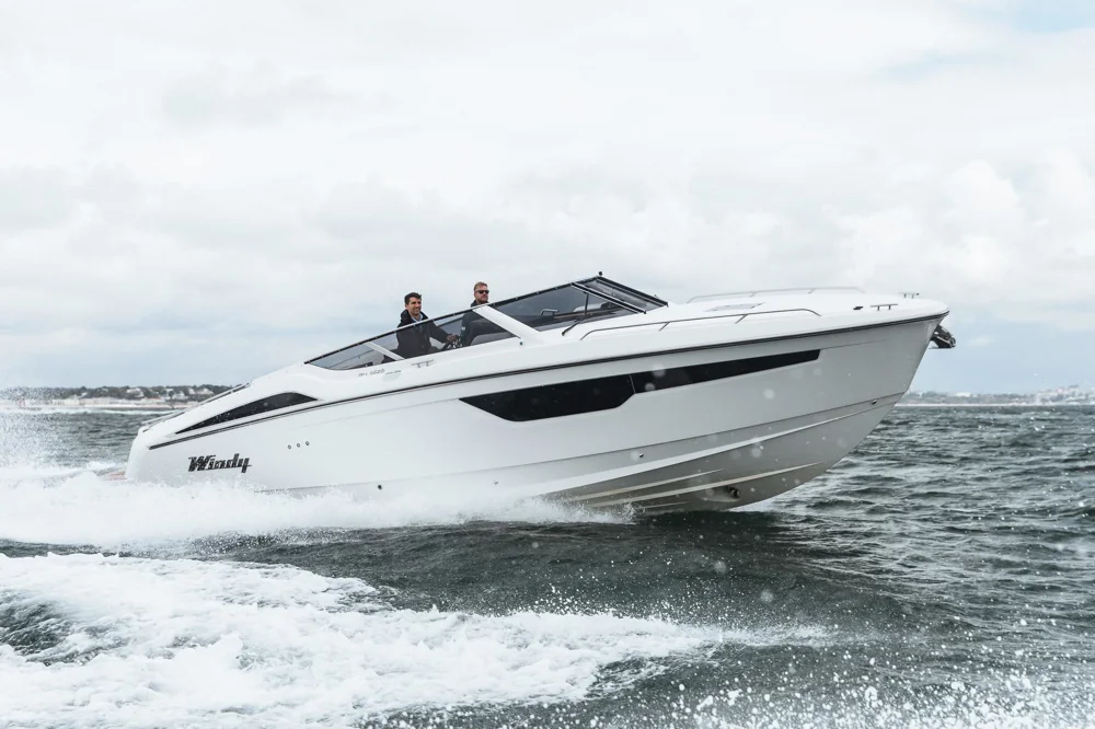 BoatPhoto.coverAlt