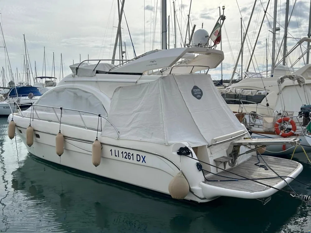 BoatPhoto.coverAlt