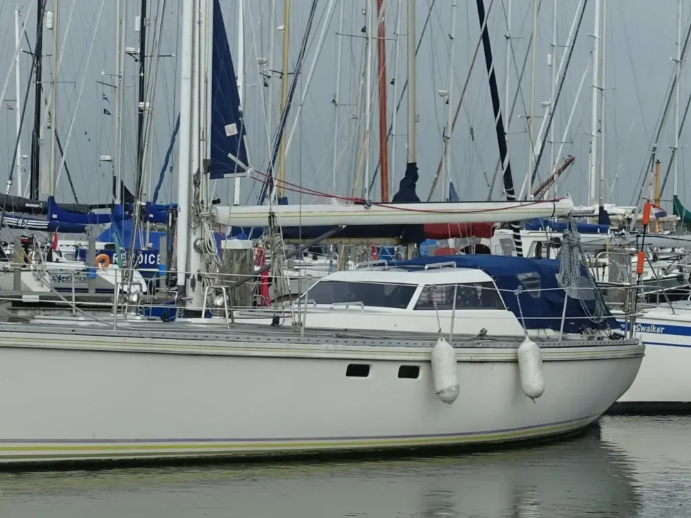 BoatPhoto.coverAlt