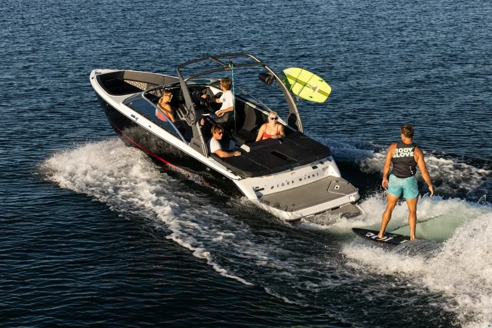 2026 Four Winns H4 Surf Edition for sale in Austria, photo 4 of 8