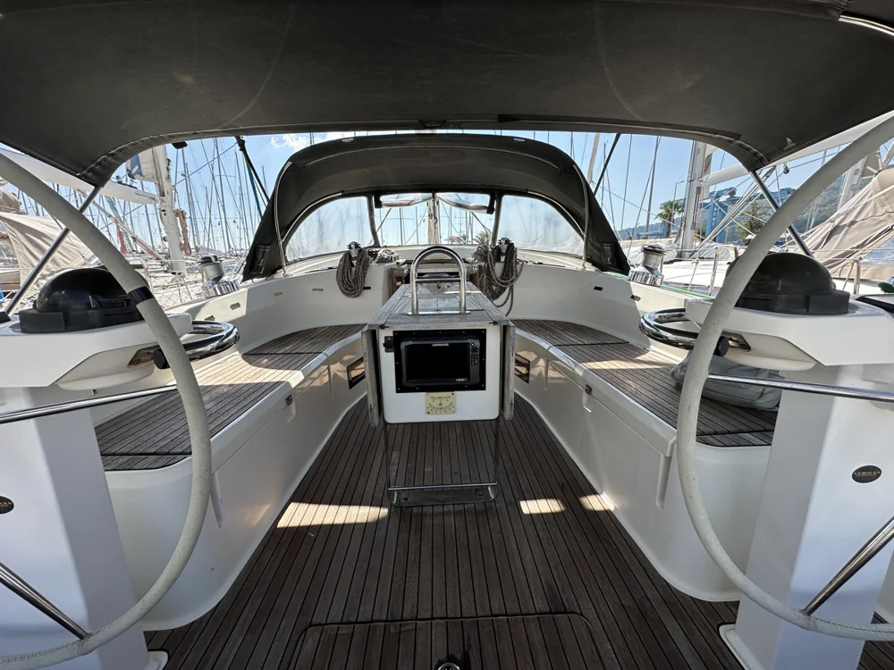BoatPhoto.coverAlt