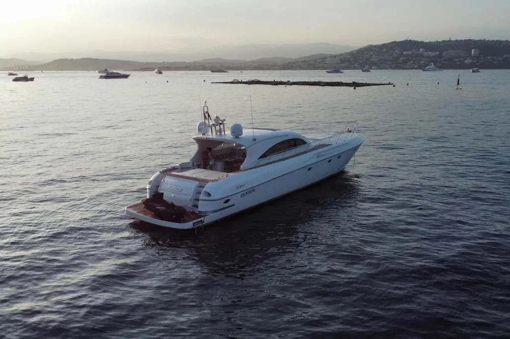 BoatPhoto.coverAlt