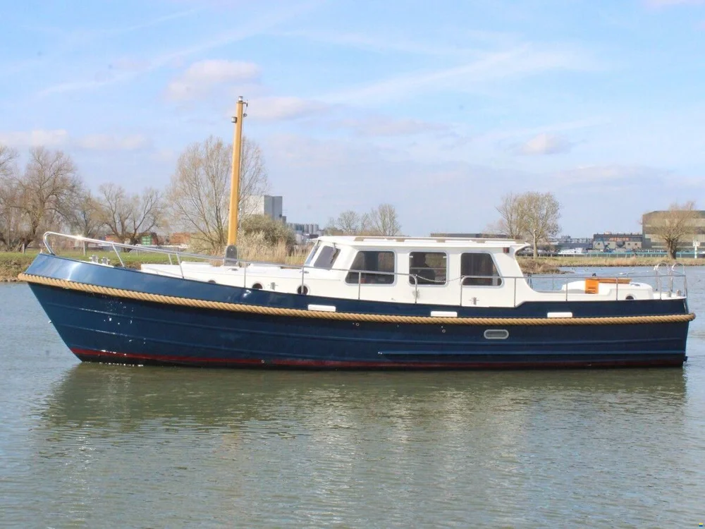 BoatPhoto.coverAlt