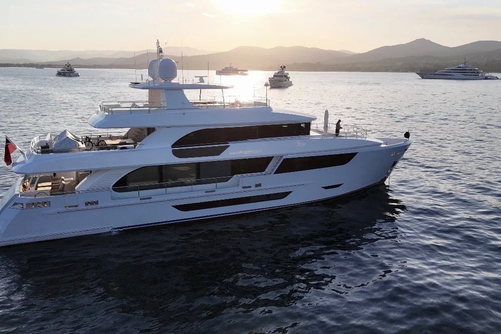BoatPhoto.coverAlt