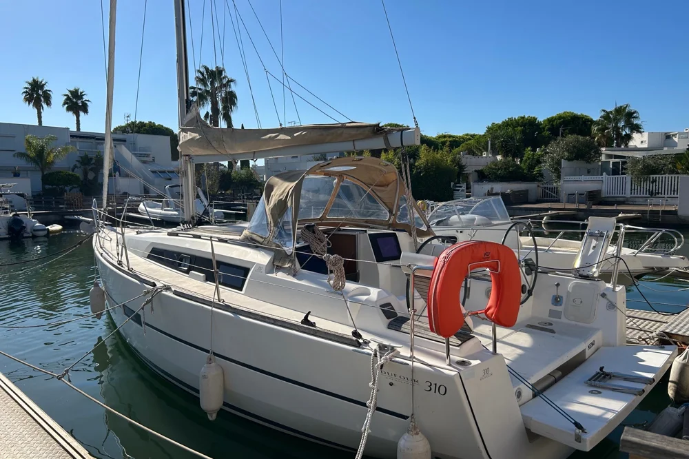 BoatPhoto.coverAlt