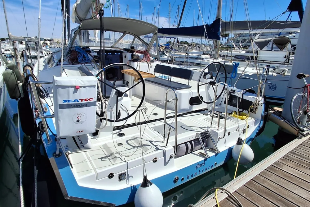 BoatPhoto.coverAlt