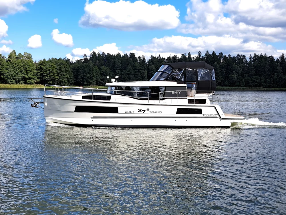 BoatPhoto.coverAlt