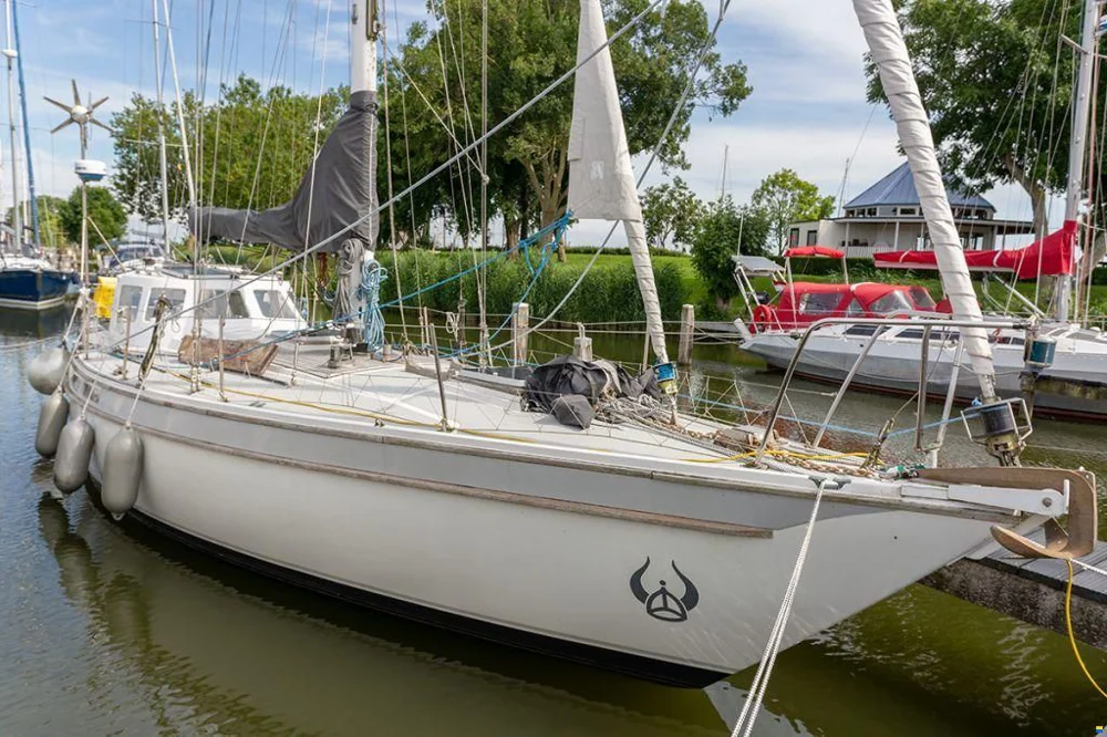 BoatPhoto.coverAlt