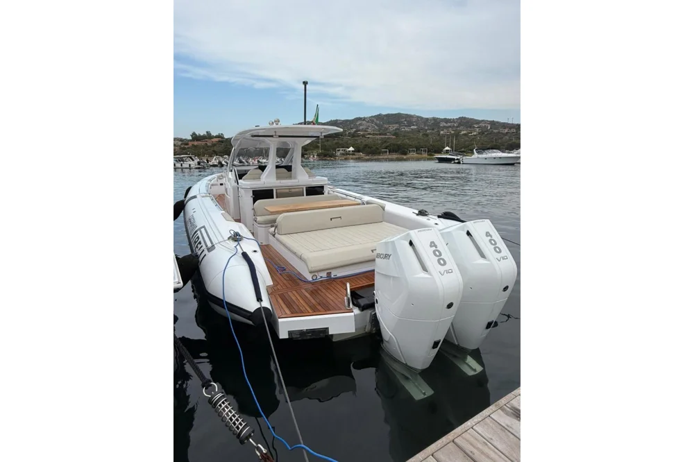 2024 Pirelli 42 for sale in Olbia, Italy, photo 5 of 5