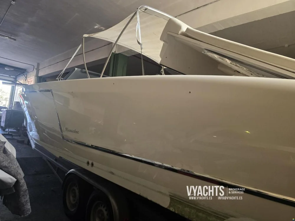 BoatPhoto.coverAlt