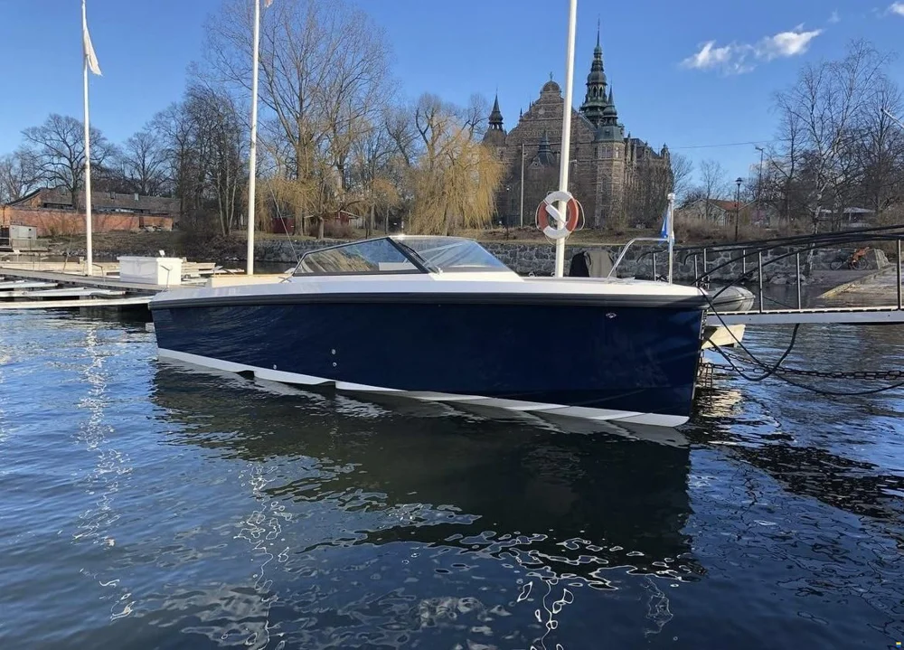 BoatPhoto.coverAlt