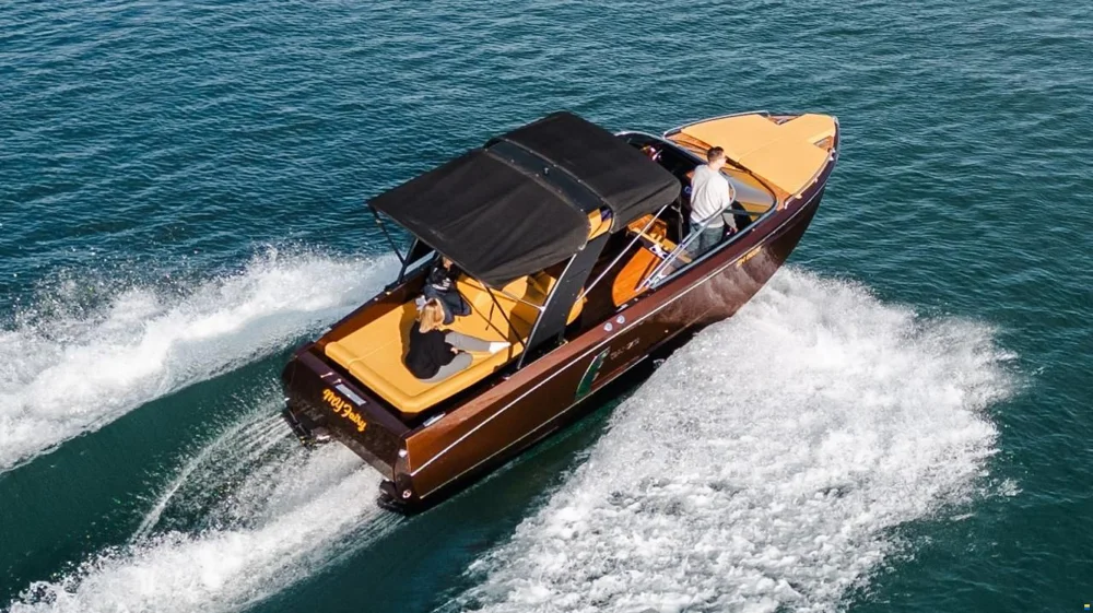 BoatPhoto.coverAlt