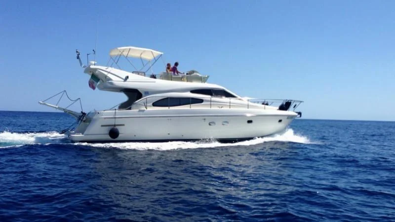 BoatPhoto.coverAlt