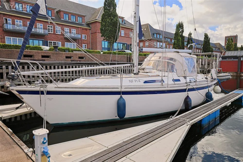 BoatPhoto.coverAlt