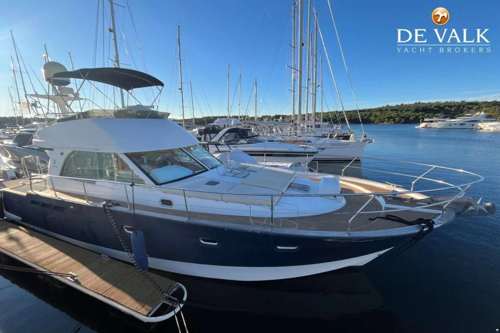 BoatPhoto.coverAlt