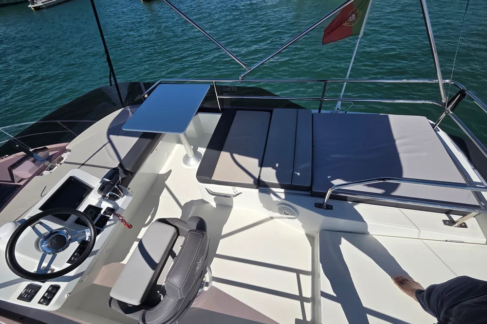 2022 Jeanneau Merry Fisher 1095 Fly for sale in Vilamoura, Portugal, photo 4 of 5