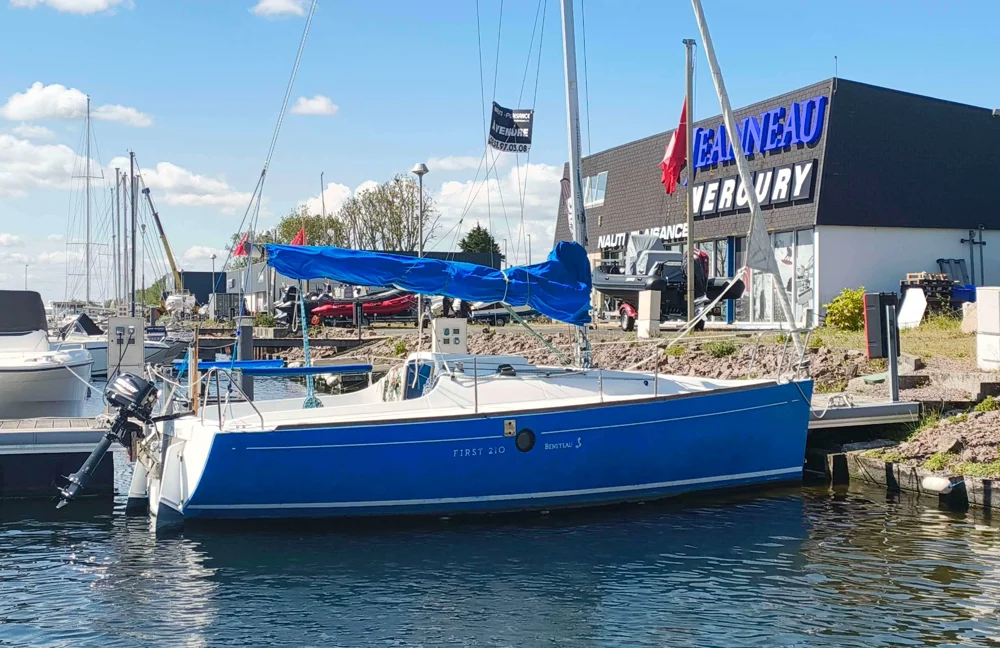 BoatPhoto.coverAlt