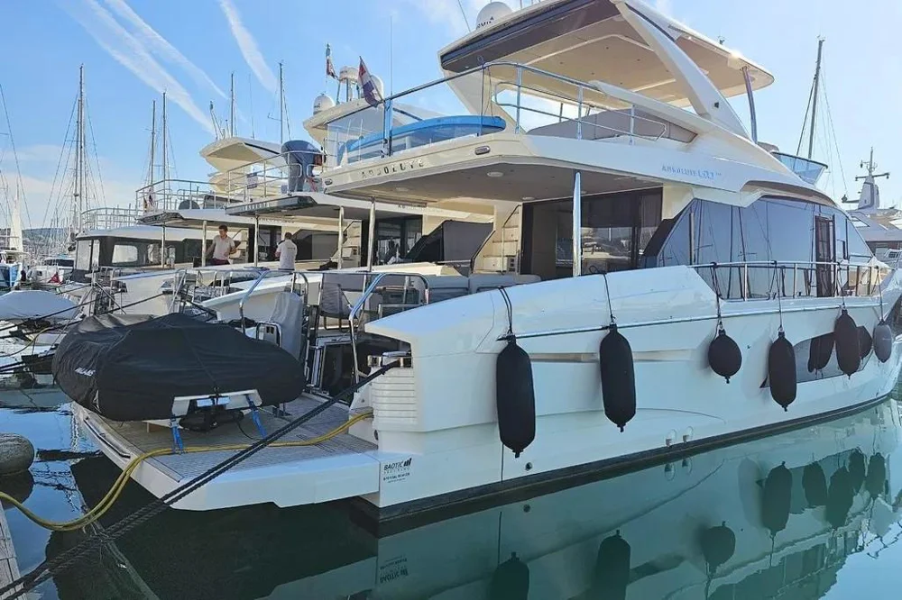 BoatPhoto.alt