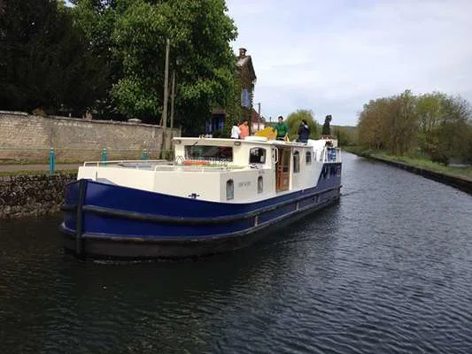 BoatPhoto.alt