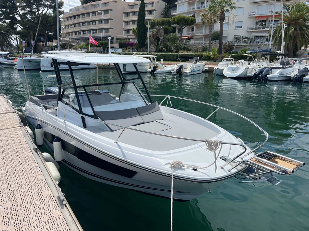 BoatPhoto.coverAlt