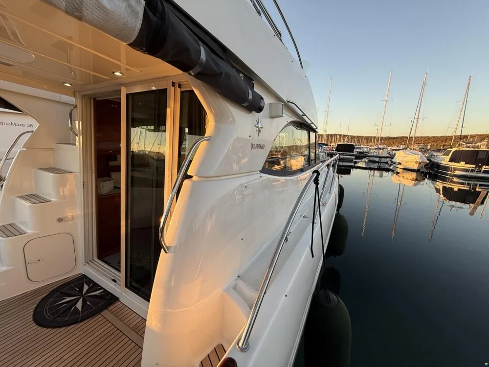BoatPhoto.coverAlt