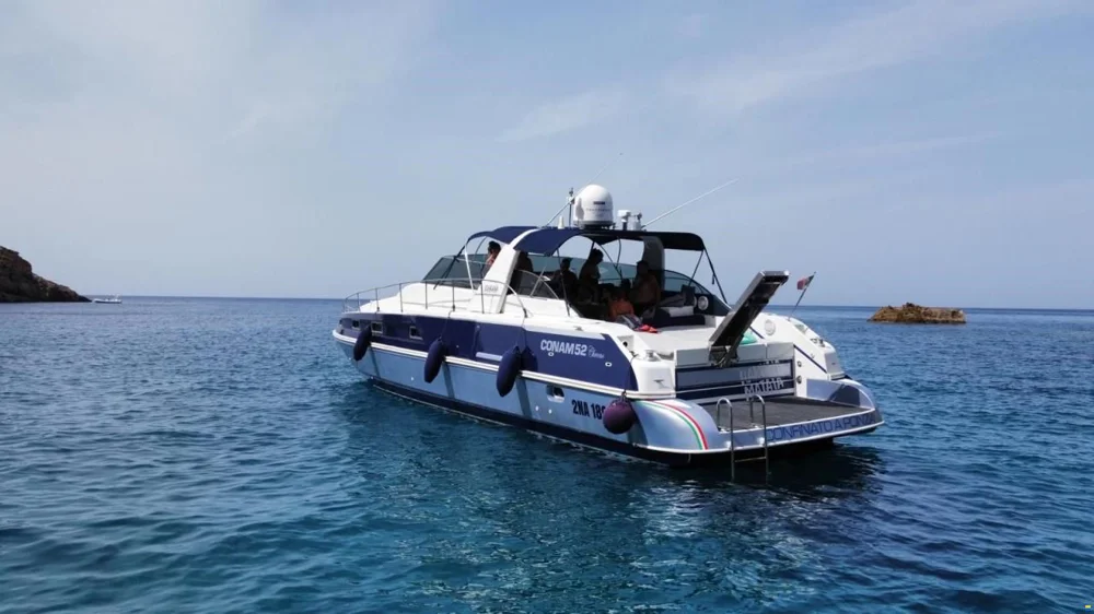 BoatPhoto.alt