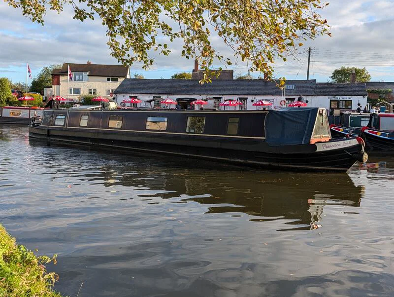 BoatPhoto.coverAlt