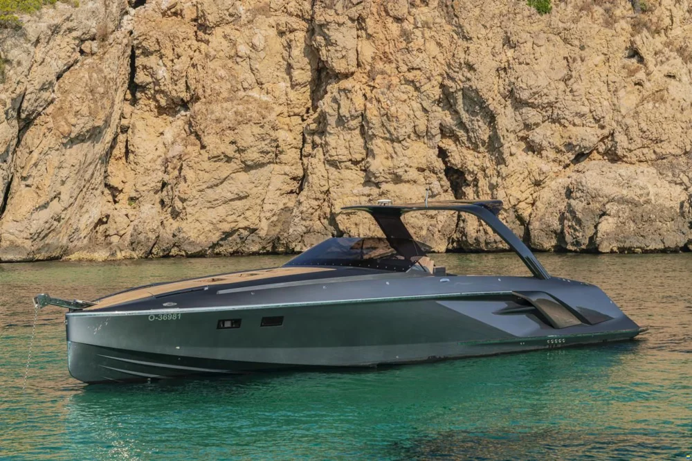 BoatPhoto.coverAlt