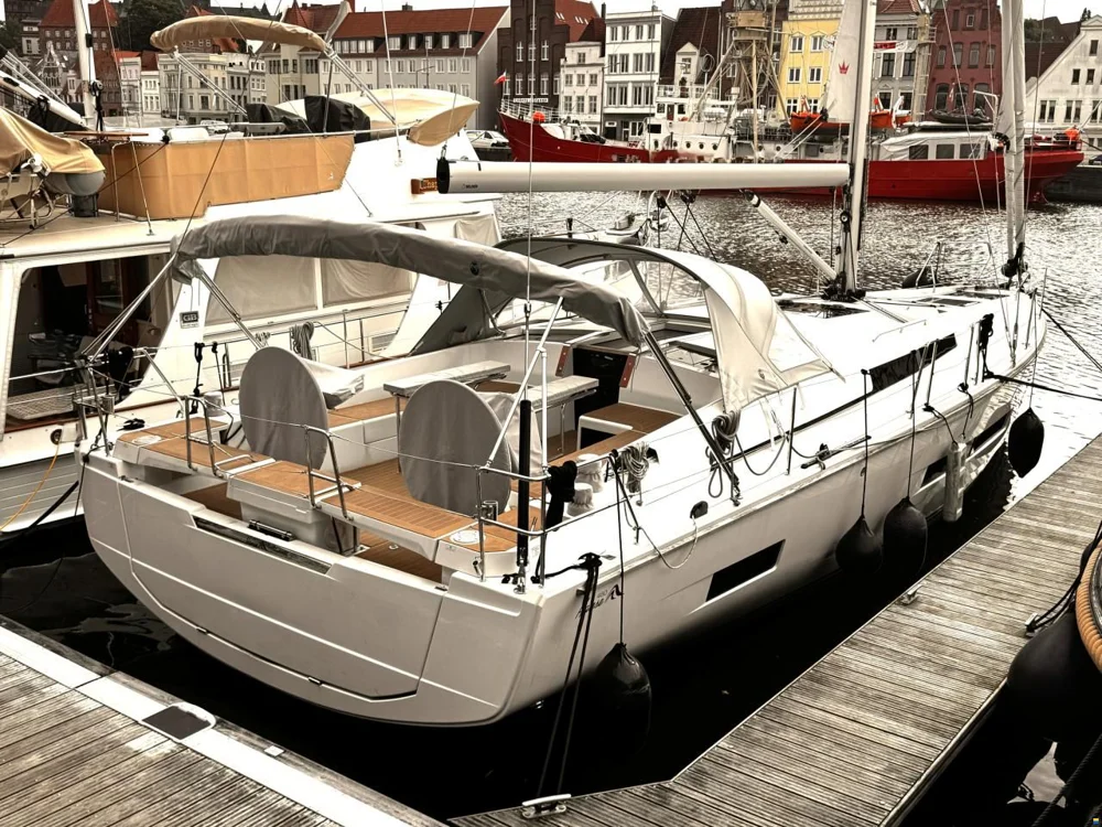 BoatPhoto.coverAlt