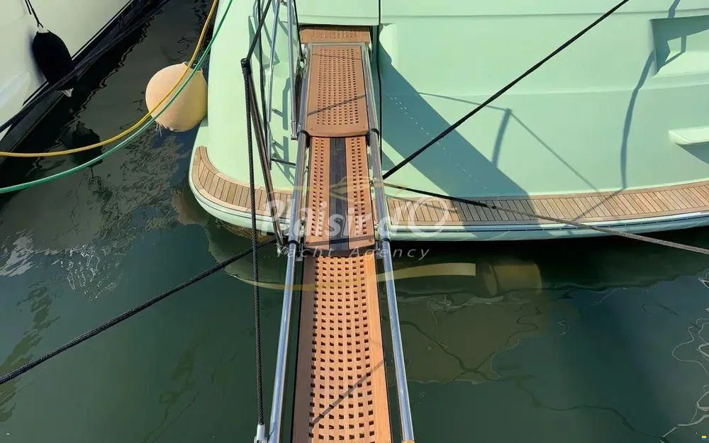 BoatPhoto.coverAlt