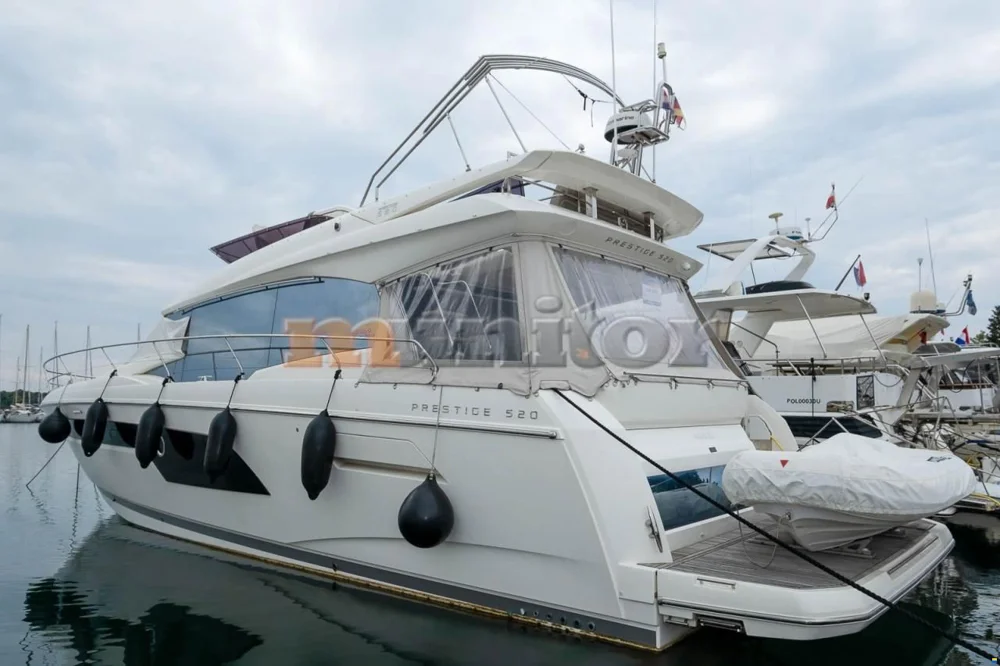 BoatPhoto.coverAlt