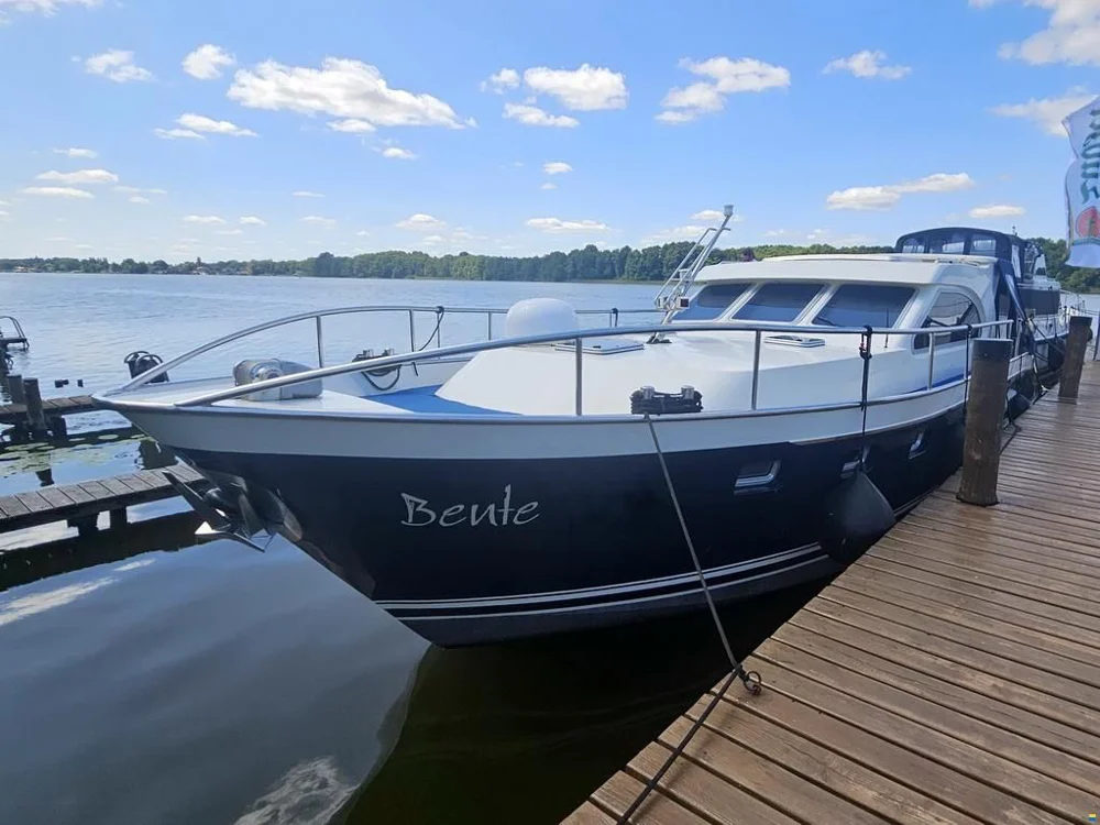 BoatPhoto.coverAlt